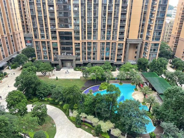 深圳宝安桃源居润科华府近地铁口,润科华府精装修三房,拎包入住,高层