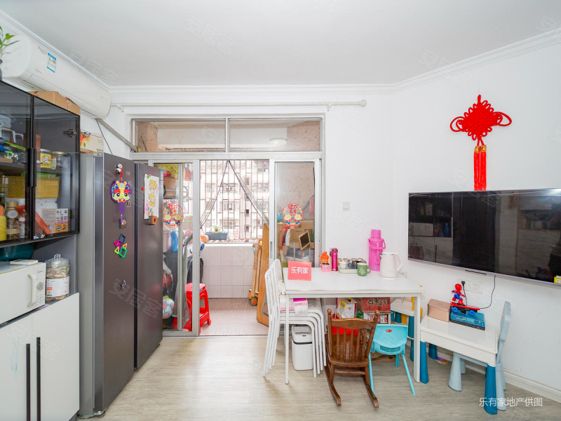 丽湖小两房户型,业主自住着急卖,价格可以谈,满五年