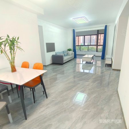 太湖颐景大三房 房东定好房子了 急售急售 家具家电齐全