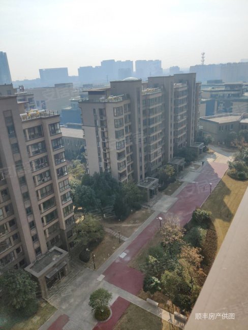 万悦城98平毛坯三房二卫65万