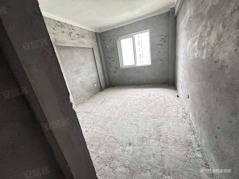 蓝爵世家三室两厅两卫采光好毛坯房随意装修有钥匙有钥匙看可贷款