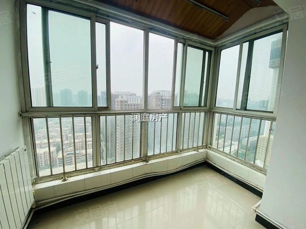 西安新城长乐中路龙苑大厦北方医院旁 简装小三室 电梯房 简单配置价