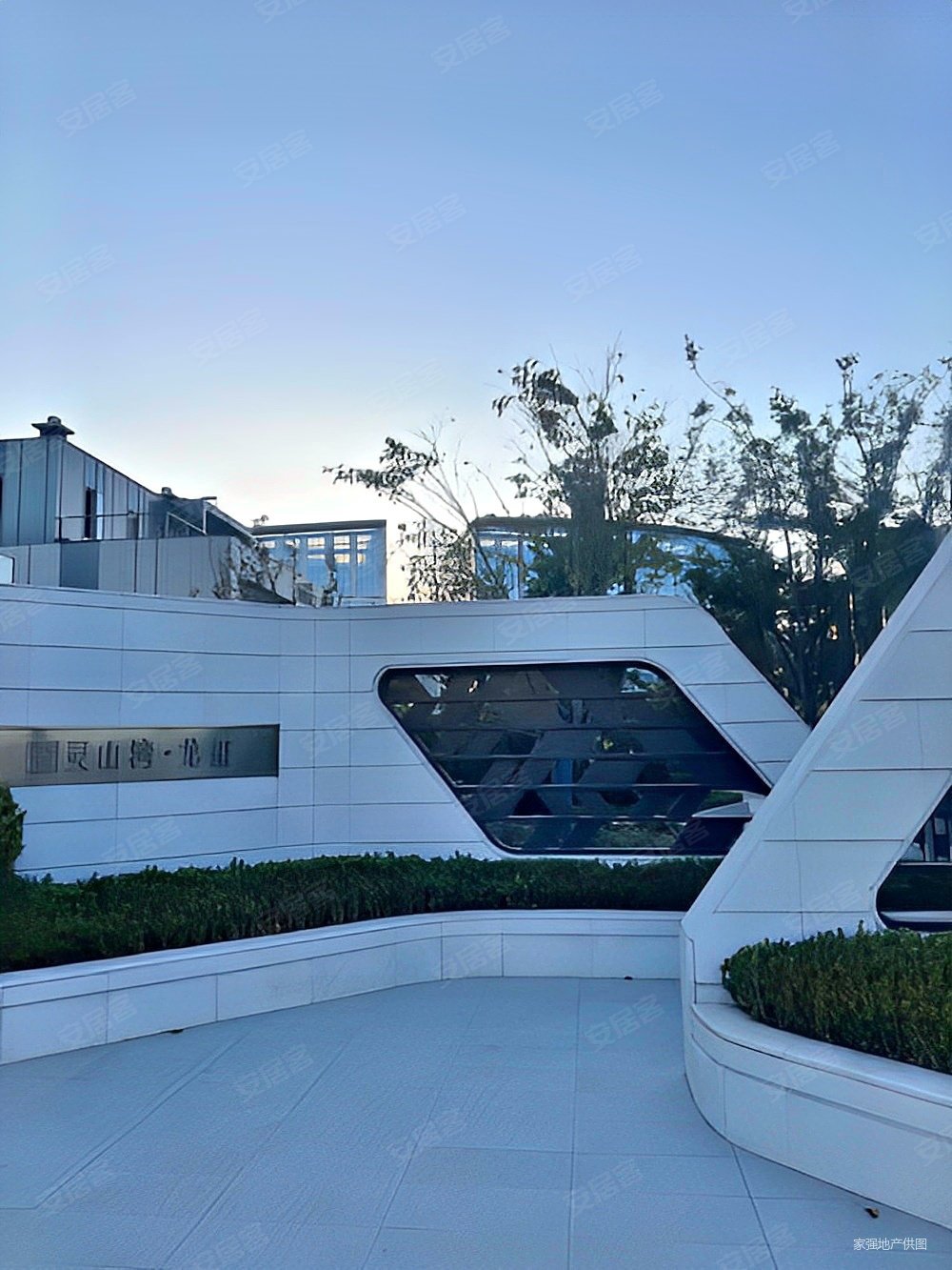 鑫苑灵山湾龙玺(一期别墅)4室2厅4卫266㎡南北570万