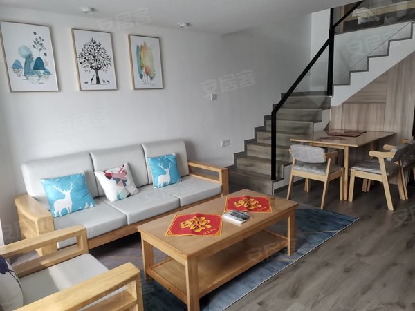 镜湖之星,全新精装loft,首租,拎包入住出租房源真实图片