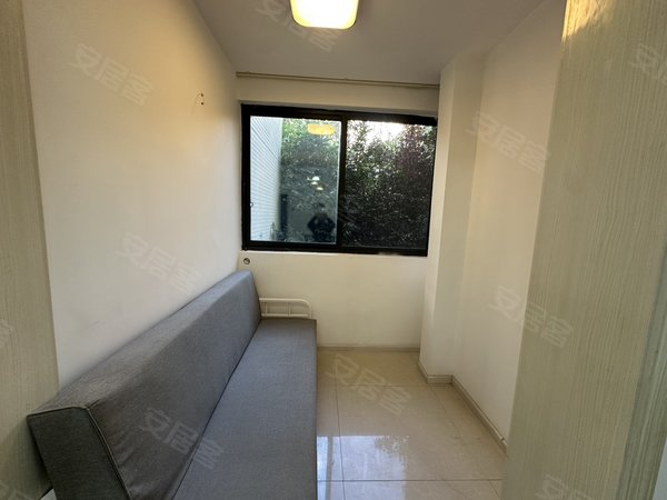 凉山西昌东部新城鑫海国际唐园 万达附近家具家电齐全拎包入住 随时看房 采光通风好出租房源真实图片