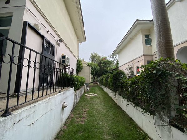深圳南山华侨城沙河高尔夫别墅沙河高尔夫别墅 南北通透 上下3层,300