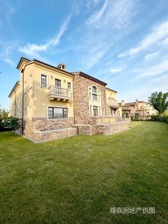 麓山别墅区~ 豪装现房独栋(花园300平,赠送车位2个)