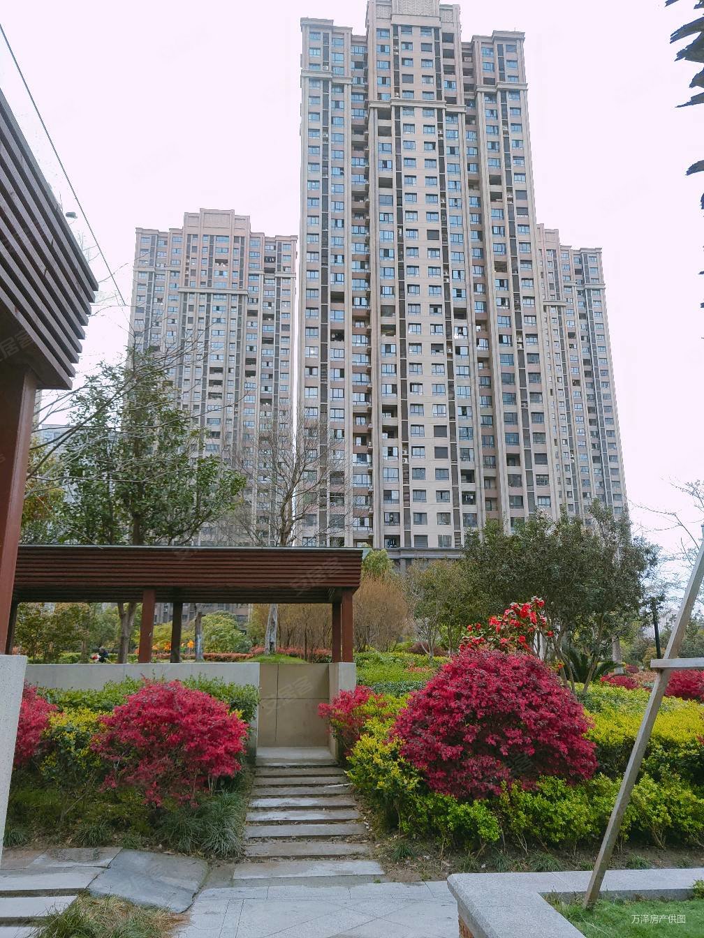 中央位置,自住装修3房,保养好,满5 ,滨江裕花园二手房,128万,3室2厅,1