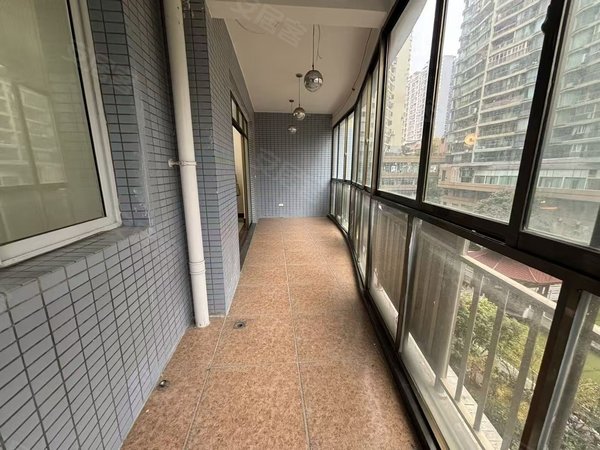 三江花园151平大四房大阳台,5个卧室都可以住年租18000