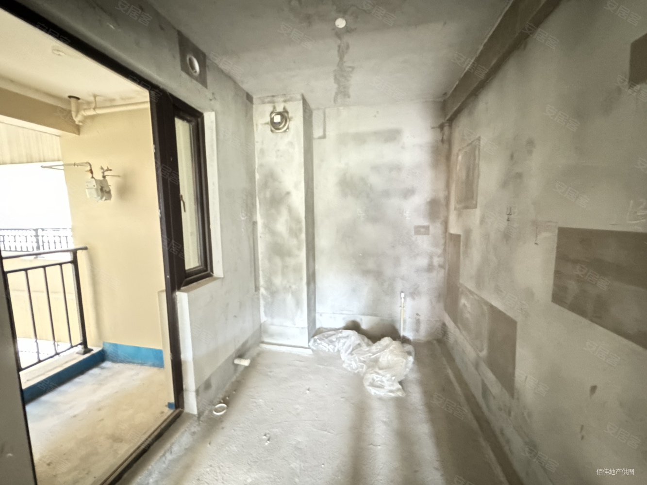 碧桂园磁湖半岛3室2厅2卫112.77㎡南北52万