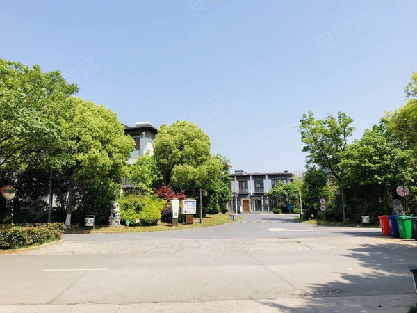 昆山花桥香榭丽大道绿地21城e区(别墅)e区精装大边套,四居室,套房,带