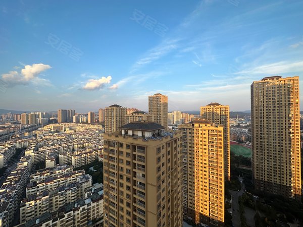 昆明盘龙北辰财富中心溪畔丽景溪畔丽景 同德广场旁 押一付一无中介