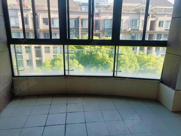 巴比伦花园电梯洋房三房两卫租金含物业费,租金可以月付