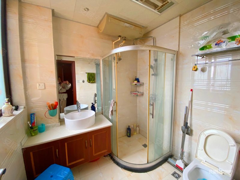 江景房,南昌大桥东站4号地铁站口,南北通透,视野无挡,皇冠国际二手房