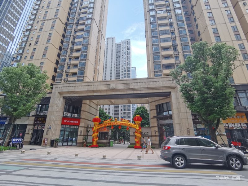 泉州房产网>泉州二手房>丰泽二手房>东海湾二手房>万科城市之光(一期)