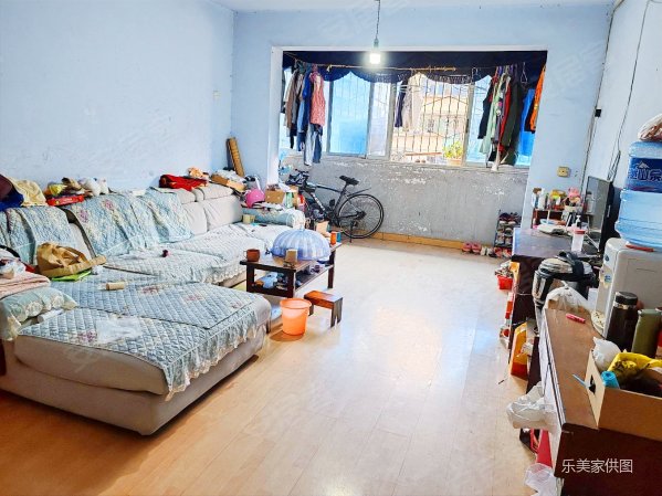 十陵小区套三出售位于青龙湖湿地旁