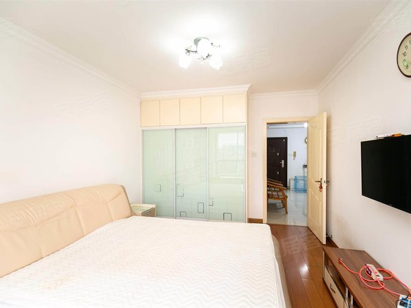 无锡滨湖河埒大丁佳苑(南区)近万达广场,双地铁口,朝南主卧,租金1250