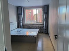 赤峰红山二道街兴隆小区 三楼 精装修 家具家电齐全 可年租季度付款出租房源真实图片