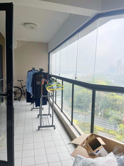 地铁口旁一线江景房忍痛割爱骋望骊都精装4房随时看房