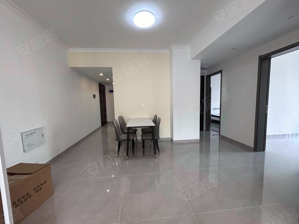 广州花都新区广州融创文旅城融创a区 简约3房2卫出租 配全新家私电器