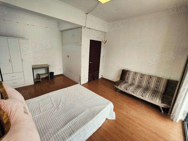 武汉洪山关西南湖康泰花园新竹苑无中介 包物业 民水民电   房子位于