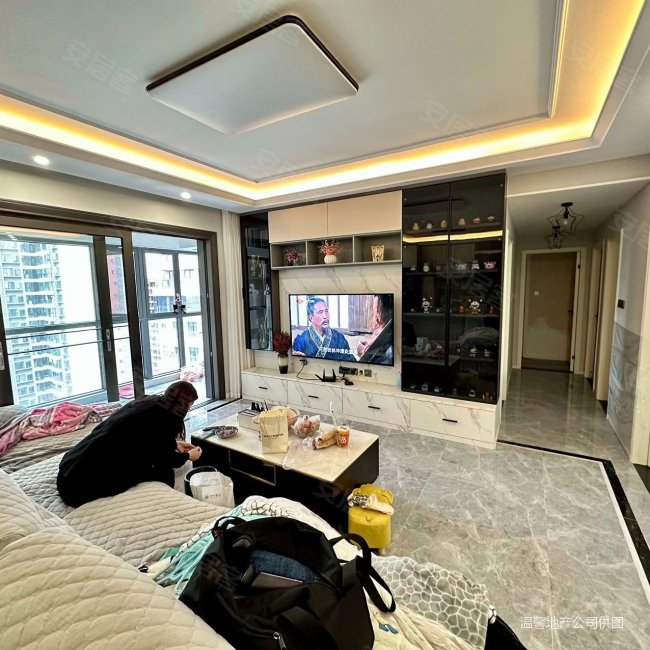 单价6000多买天慧城精装套四电梯20楼