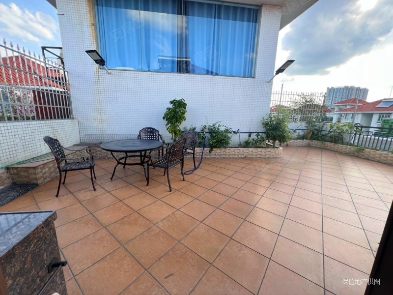 怡康花园 全新装修复式 地铁口万达旁