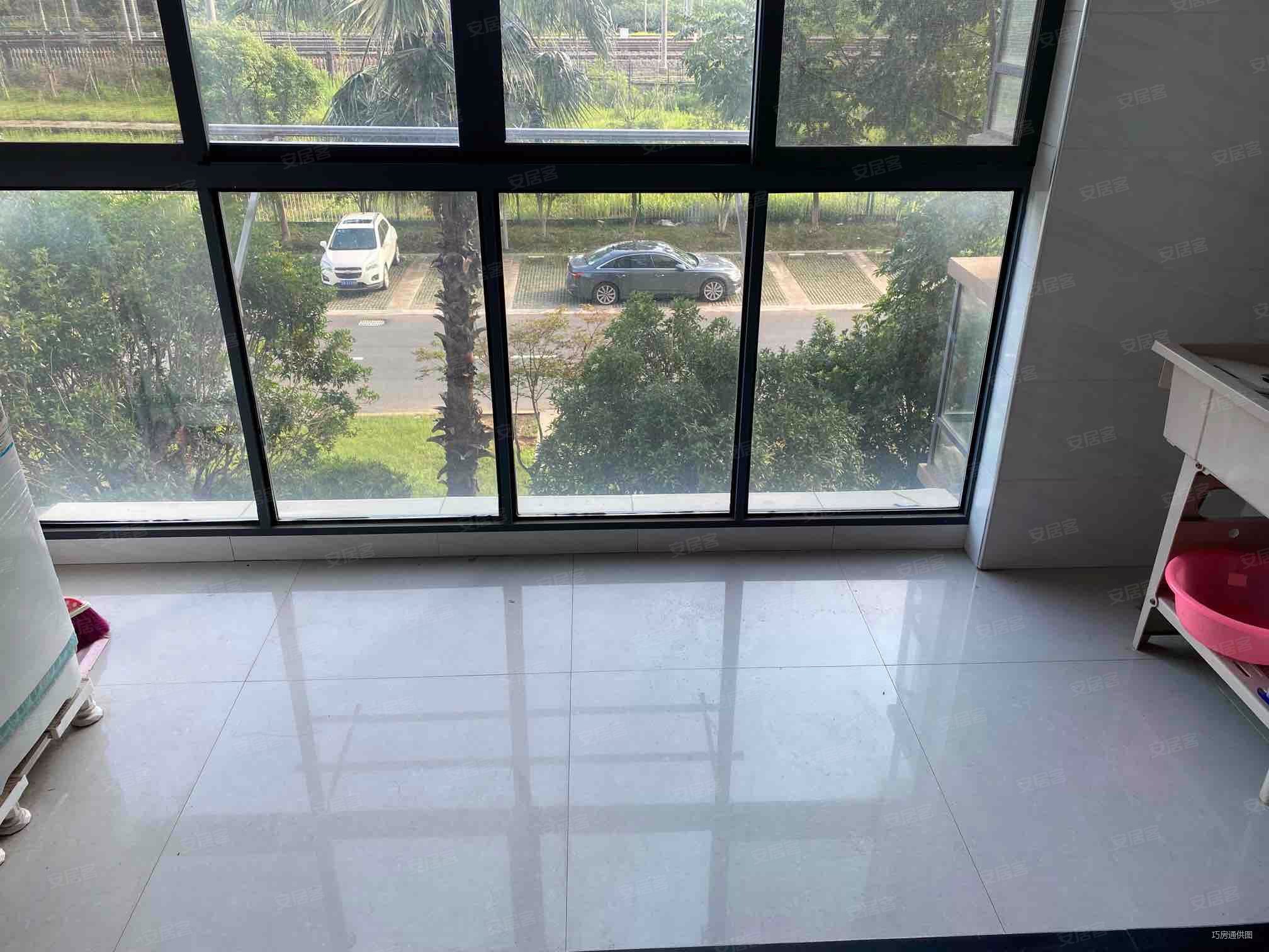 临地铁 中间楼层采光好 正规商品房 小区新 南北通透 带电梯,西站瑞都