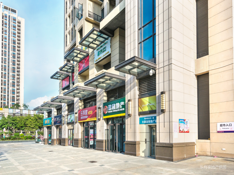 华盛峰荟名庭(商住楼)1室0厅1卫33㎡南80万