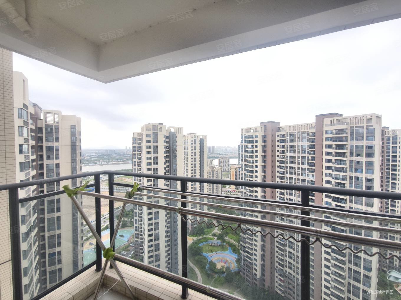 世荣蓝湾半岛大好四房看河景