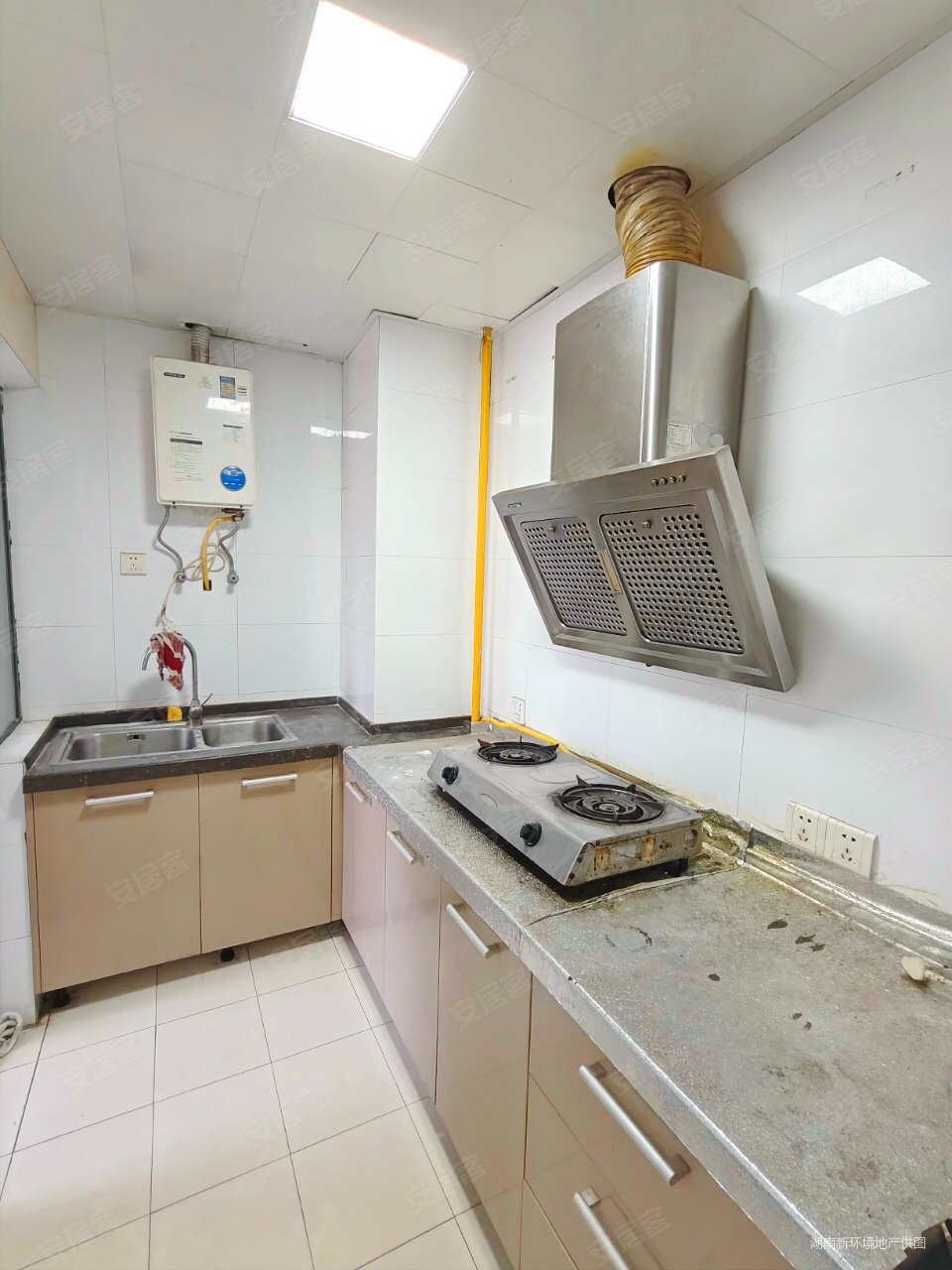 区政府旁 联诚国际城 精装两房 高楼层 户型周正采光好可按揭