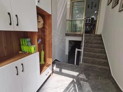 当阳长坂路当阳城区香榭水岸一楼上下复式带大花园,全新品质装修月租3000元出租房源真实图片