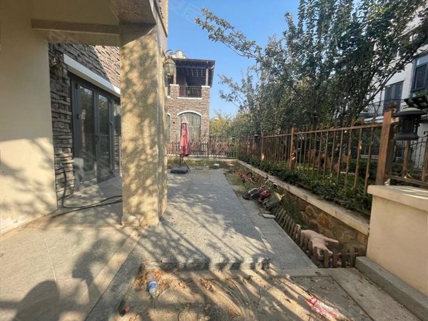 天津河西梅江南江胜天鹅湖(别墅)江胜天鹅湖(别墅) 豪华装修4室好房