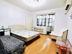 北京东城永定门这老破房子 要不是离北京南站 永定门地铁站近 真没人找出租房源真实图片