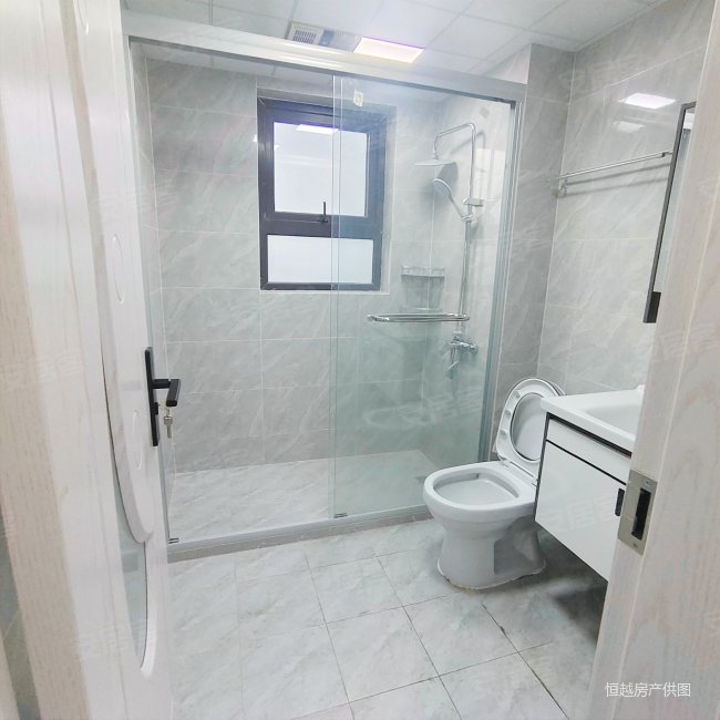 太湖颐景大三房 房东定好房子了 急售急售 家具家电齐全