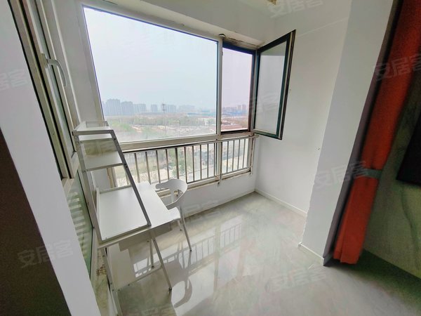 蓝山国际市人民医院欢乐汇百合花园小区主卧阳台无中介