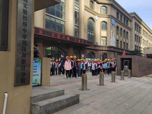 青岛黄岛薛家岛融创维多利亚湾(南区)精装 3室2厅2卫空房 1200.