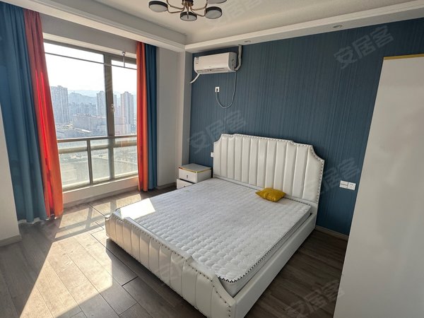 温岭温岭市区锦江中心柏悦御府城西 银泰对面 伯悦御府 大客厅大两室