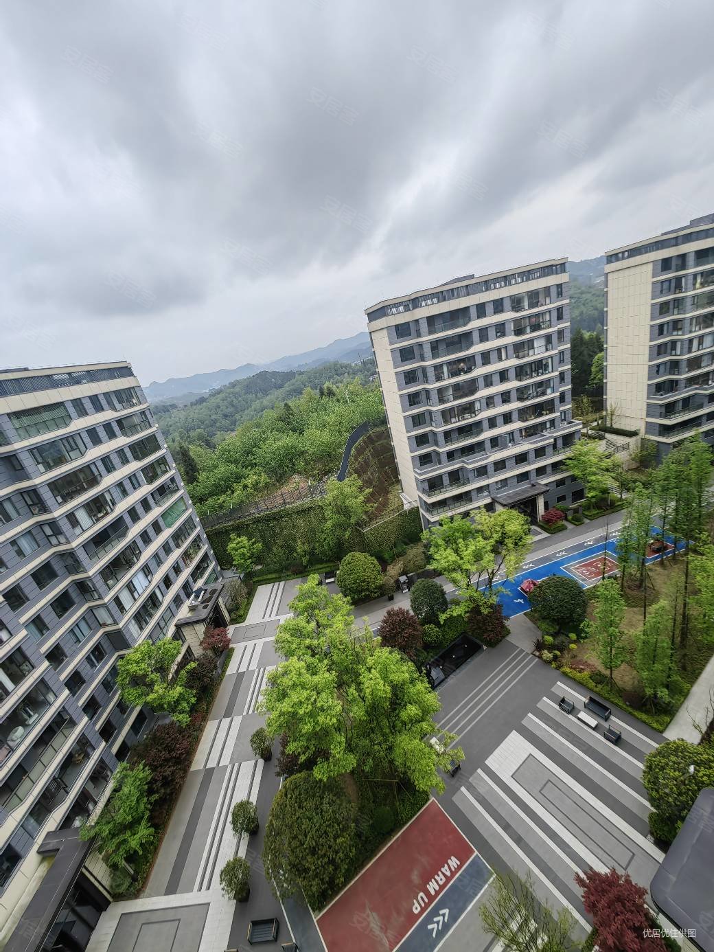 龙湖揽境电梯洋房精装三房带地暖证即满2年