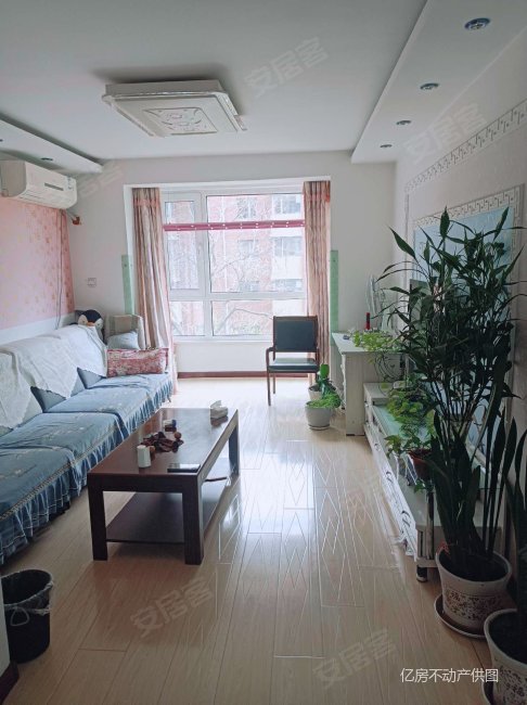 沈阳房产网>沈阳二手房>于洪二手房>红旗台二手房>西湖俪景>486_650竖