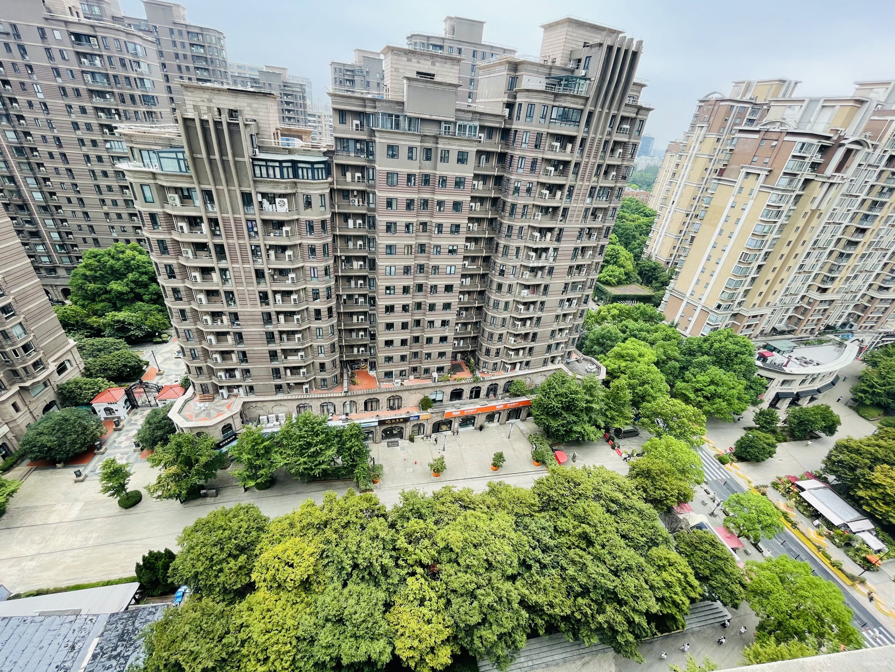 古北瑞仕花园5室2厅3卫292.98㎡南3600万