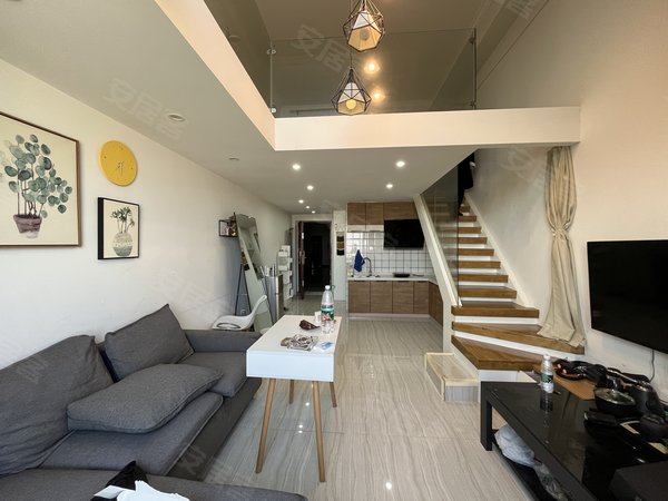 长沙星沙中南汽车世界艾美潇湘(商住楼)复式楼公寓 2层 装修保养好