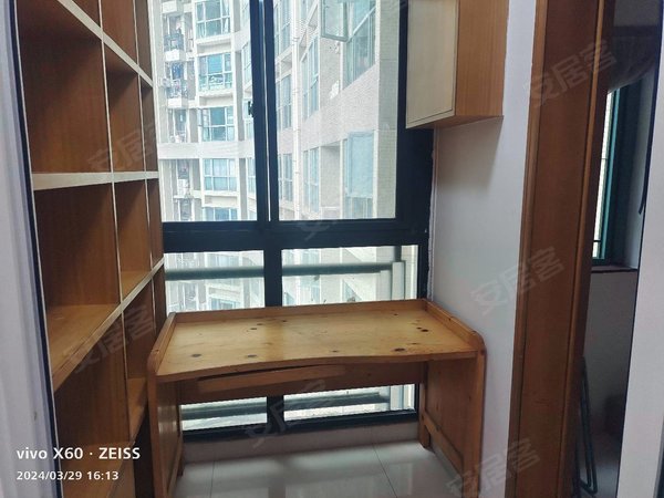 【多图】阳光绿地家园,翠竹租房,超大阳台看泳池精装修3房全齐出租看