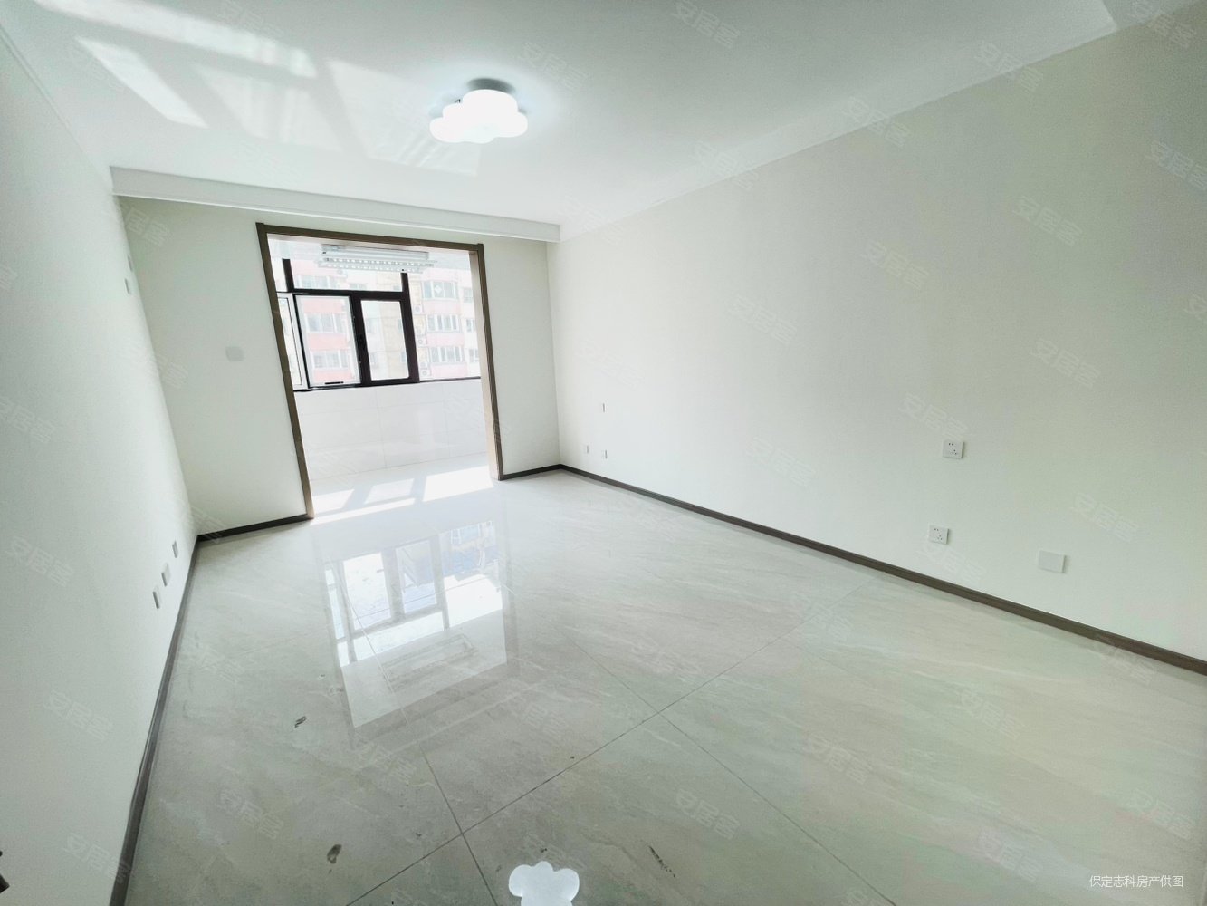 世纪华庭3室2厅2卫152㎡南北119.69万