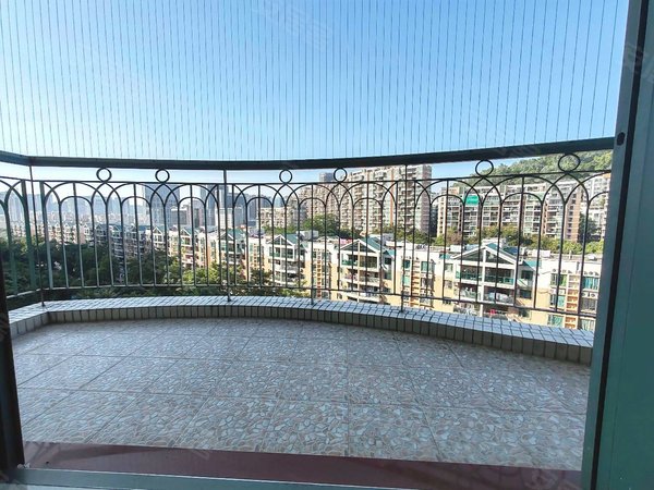 深圳宝安西乡丽景城丽景城花园 花园很大 拎包入住 12号线地铁口 大