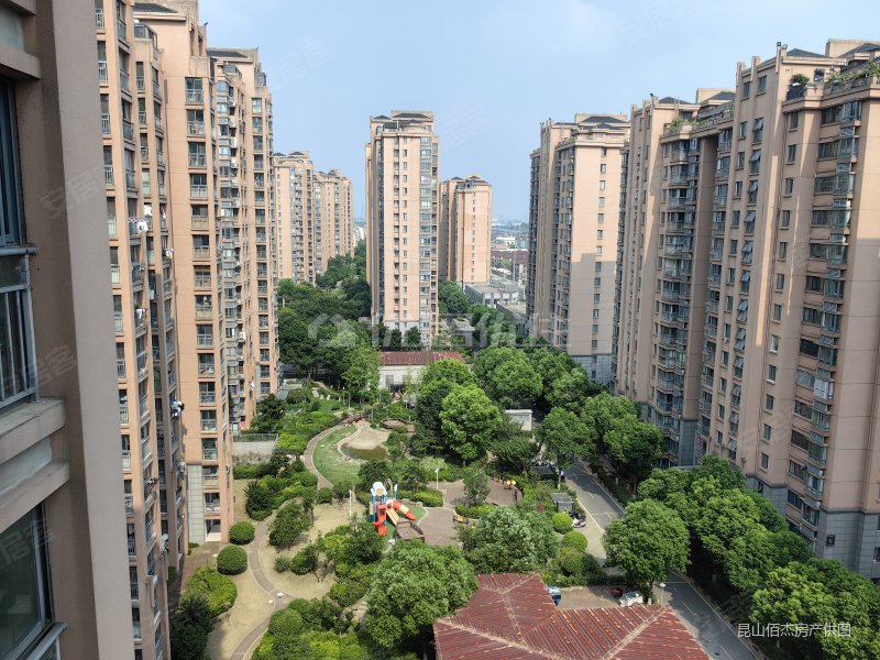 摩卡小镇3居室南北通透楼层好