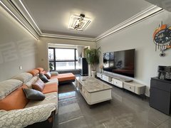 弥勒新世界佛城广场佛城商都附近小区 随时看房 家具家电齐全 带大露台使用出租房源真实图片