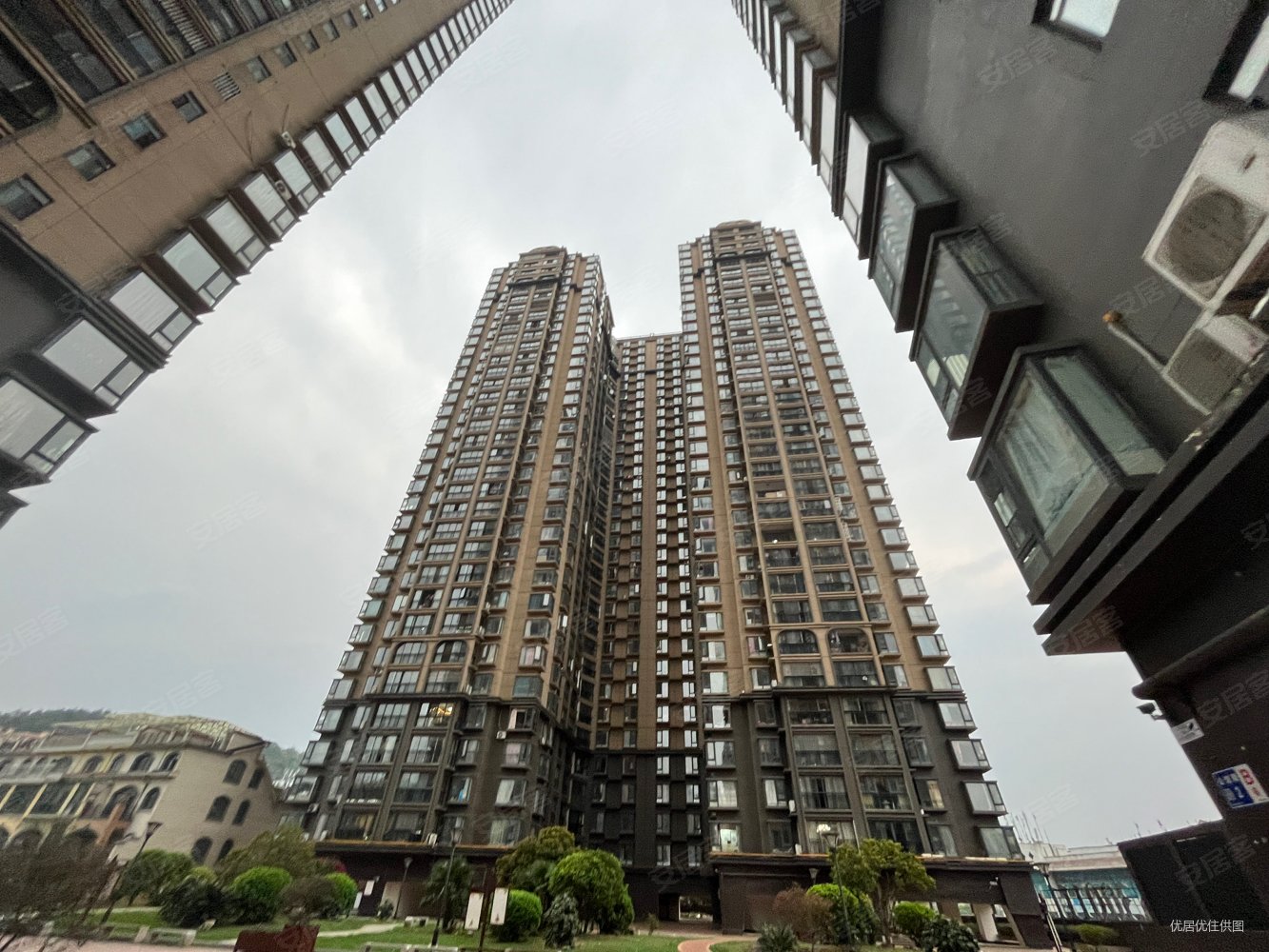 贵阳房产网>贵阳二手房>乌当二手房>新添寨二手房>泉城首府>1333_1000