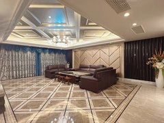 厦门湖里湖边水库片区世茂湖滨首府(C区)  豪华装修 五房主卧带书房 看湖出租房源真实图片