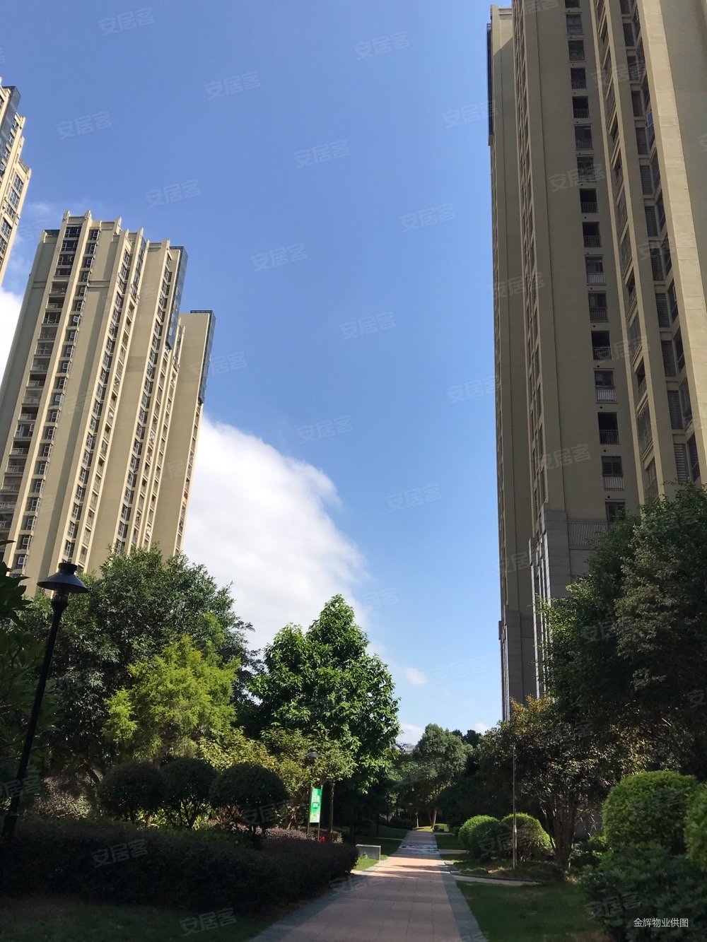 110万买3房可改2卫金辉华府高层视野